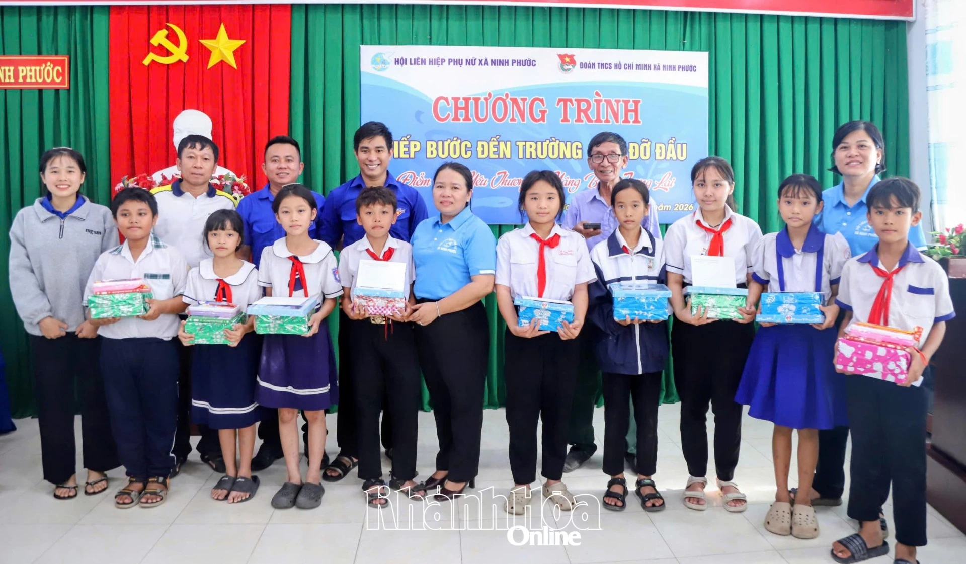 Trao yêu thương, tiếp bước cho em