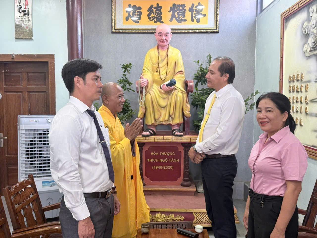 Các Đoàn công tác xã Hòa Trí thăm, tặng quà các cơ sở Phật giáp nhân dịp Lễ Vu Lan báo hiếu - Phật lịch 2570