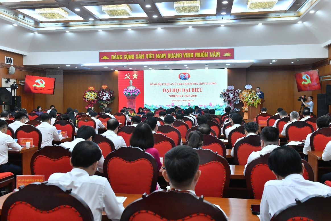 Quyết định của Bộ Chính trị về chức năng, nhiệm vụ, tổ chức bộ máy của Cơ quan Uỷ ban Kiểm tra Trung ương