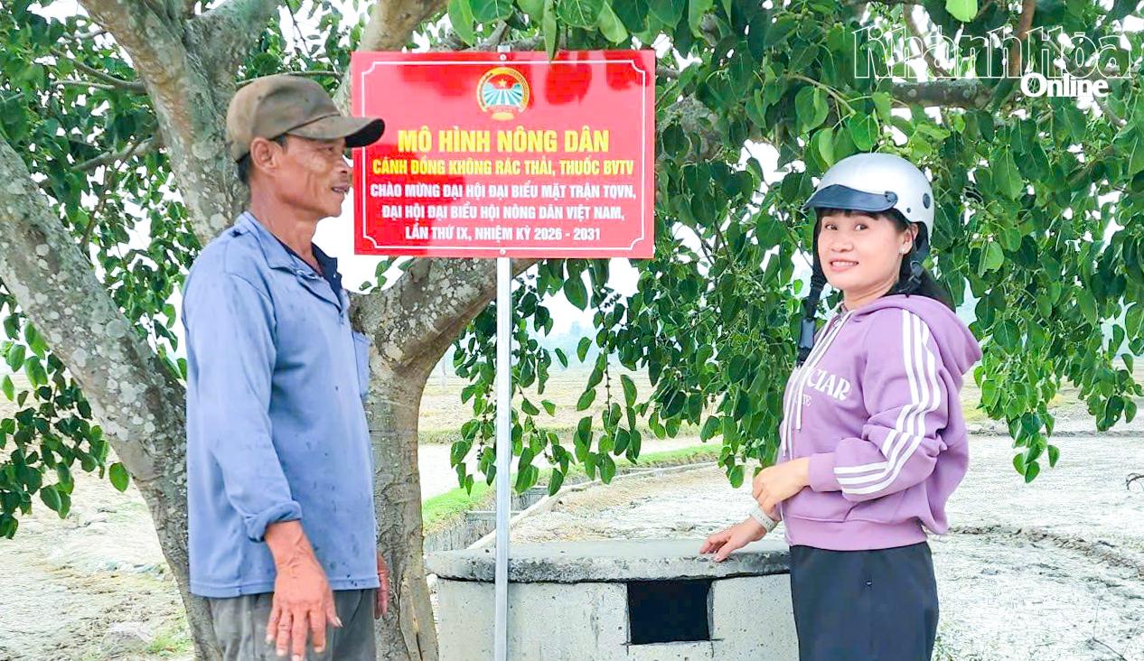 Hội Nông dân xã Diên Lạc ra mắt câu lạc bộ bảo vệ môi trường và tổ công nghệ số
