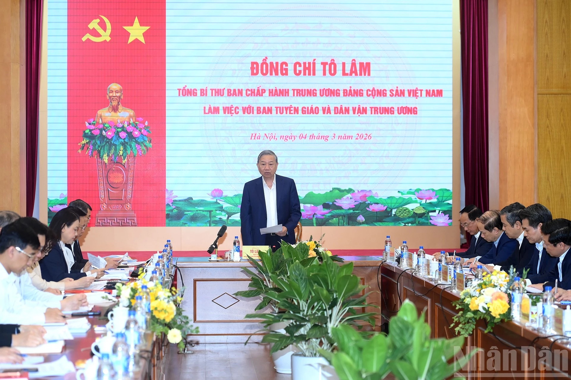 Thực hiện tốt định hướng chiến lược của Đảng đối với công tác xây dựng Đảng về chính trị, tư tưởng trong giai đoạn cách mạng mới