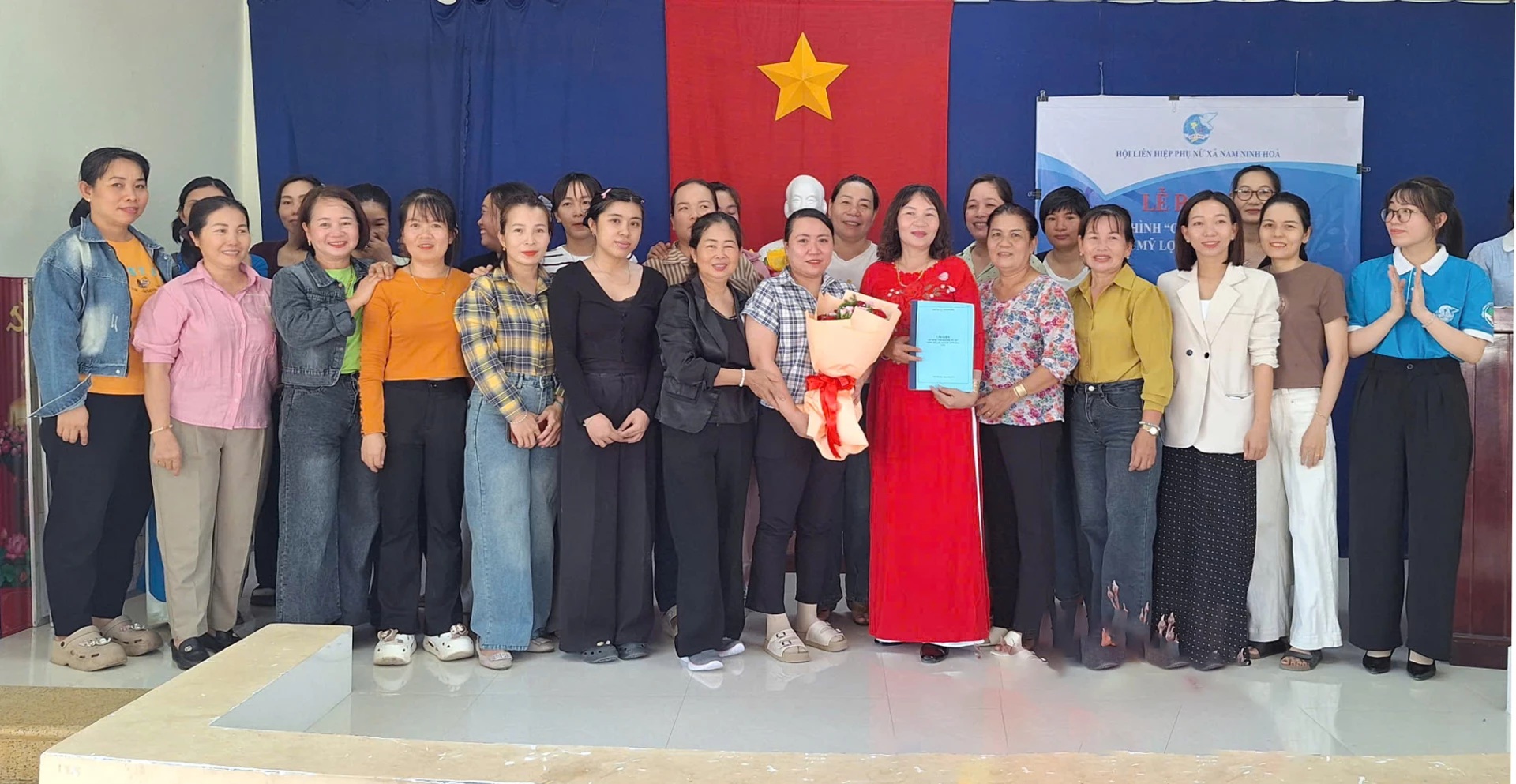 Hội Liên hiệp Phụ nữ xã Nam Ninh Hòa ra mắt mô hình “Chi hội Phụ nữ số”