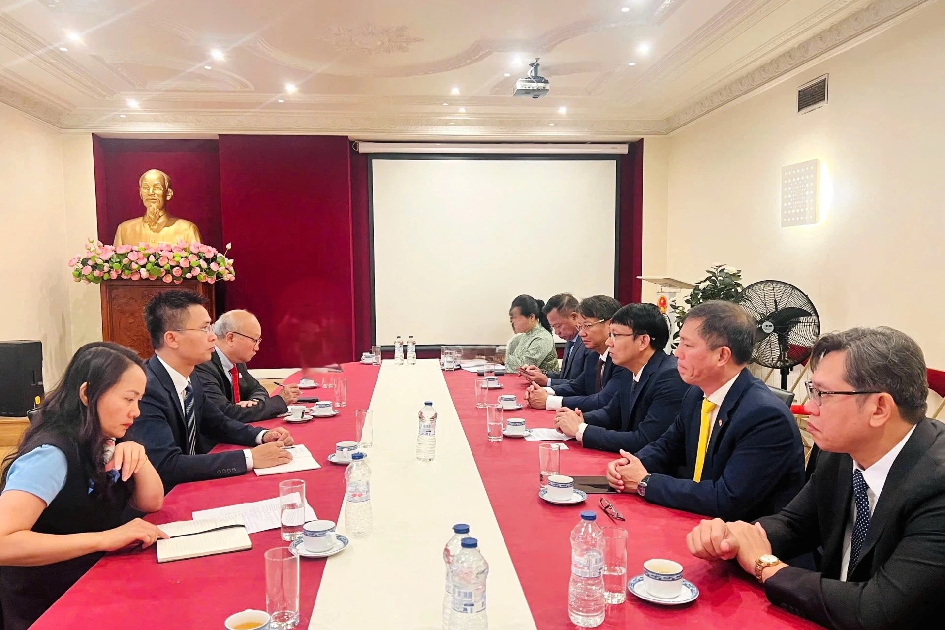 Khánh Hòa tăng cường kết nối hợp tác với các đối tác Pháp thông qua Đại sứ quán Việt Nam tại Pháp