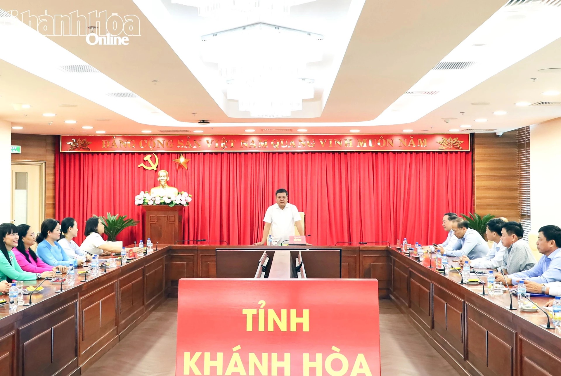 Thường trực Tỉnh ủy Khánh Hòa gặp mặt các đoàn đại biểu dự Đại hội Cựu chiến binh, Phụ nữ và Đoàn Thanh niên toàn quốc