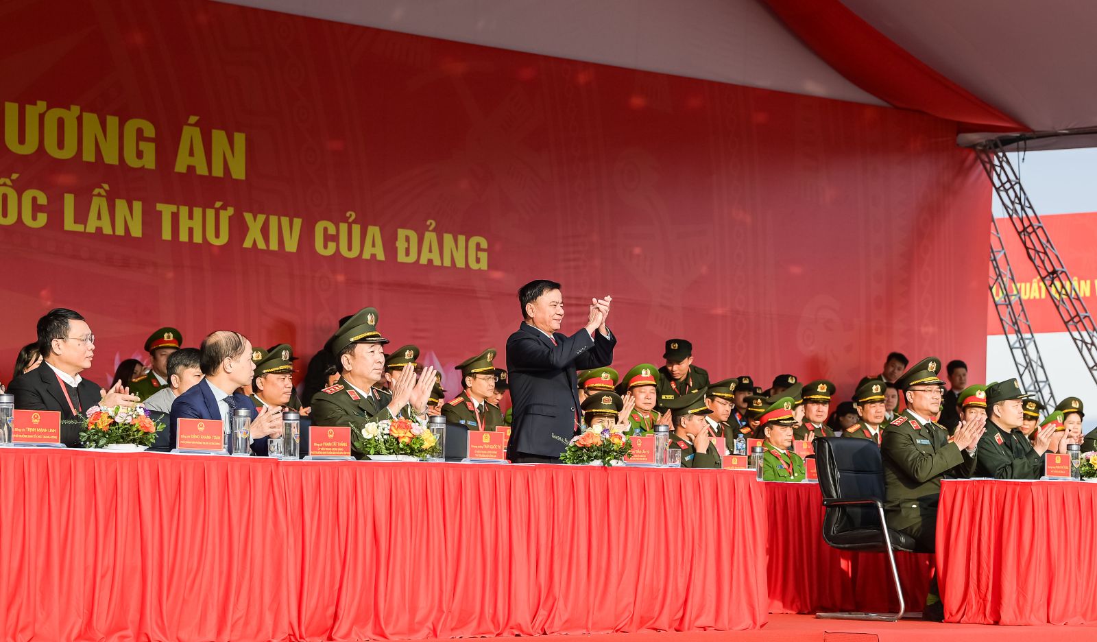 Ảnh: Lễ xuất quân và diễn tập phương án bảo đảm an ninh, trật tự Đại hội XIV của Đảng
