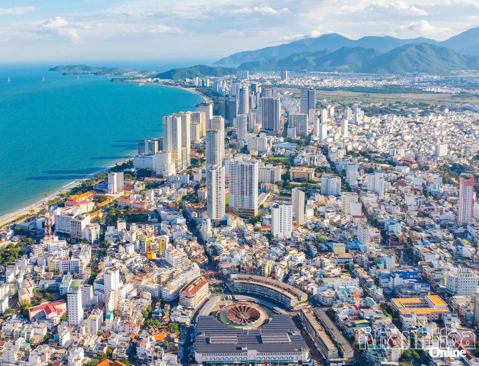 Đồng chí Nguyễn Việt Hùng - Phó Bí thư Tỉnh ủy, Chủ tịch UBND tỉnh: Tập trung thực hiện tốt 5 nhóm nhiệm vụ trọng tâm để tăng trưởng kinh tế hai con số