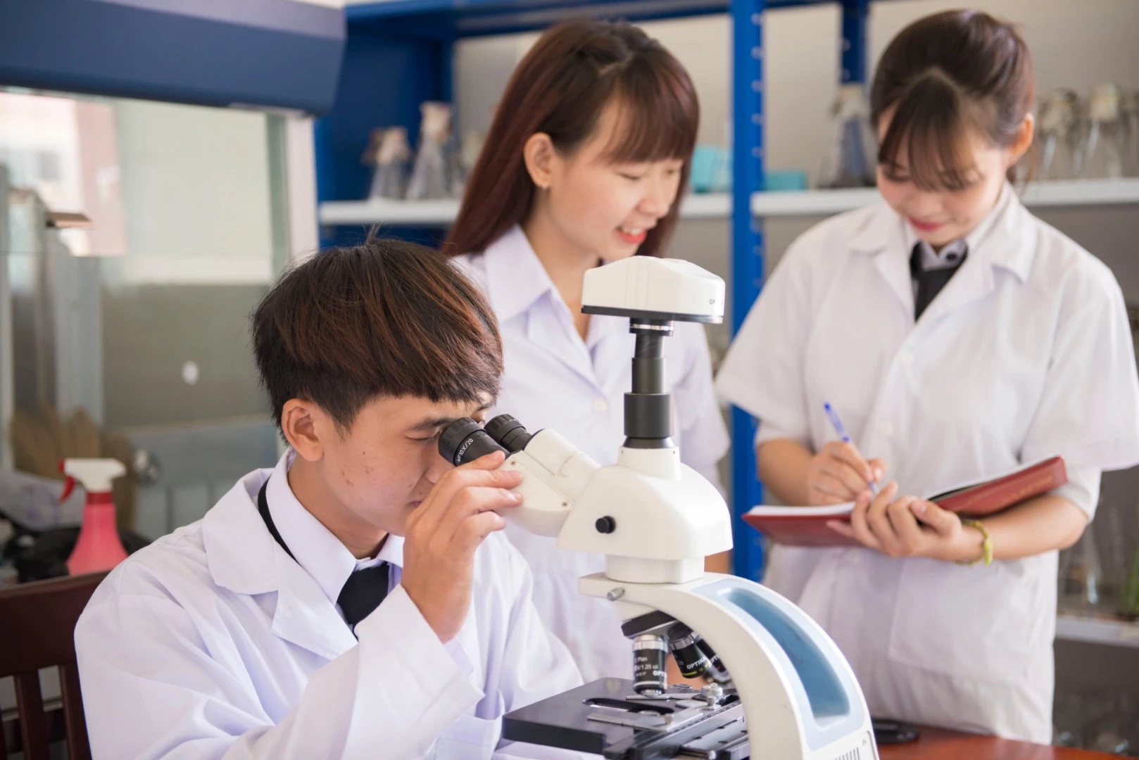 Bóc trần chiêu bài “khoác áo” học thuật để xuyên tạc hình tượng lãnh tụ, lịch sử dân tộc