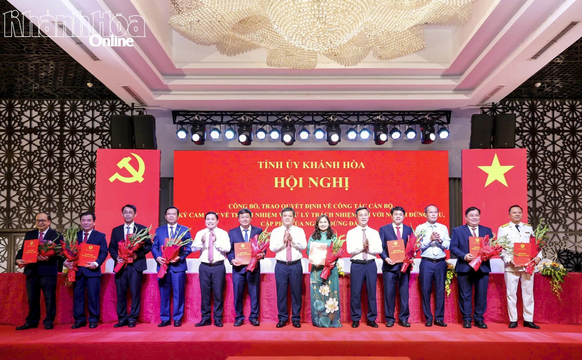 Công bố, trao các quyết định của Ban Bí thư Trung ương Đảng chỉ định 9 đồng chí tham gia Ban Chấp hành Đảng bộ tỉnh Khánh Hòa nhiệm kỳ 2025 - 2030
