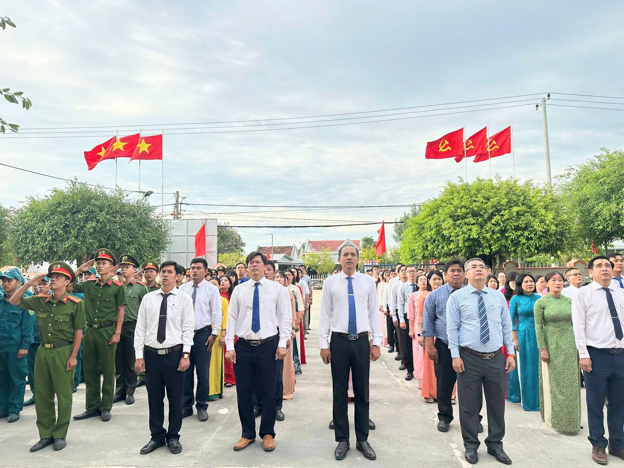 Hòa Trí tổ chức Lễ chào Cờ và sinh hoạt chính trị dưới cờ tháng 9