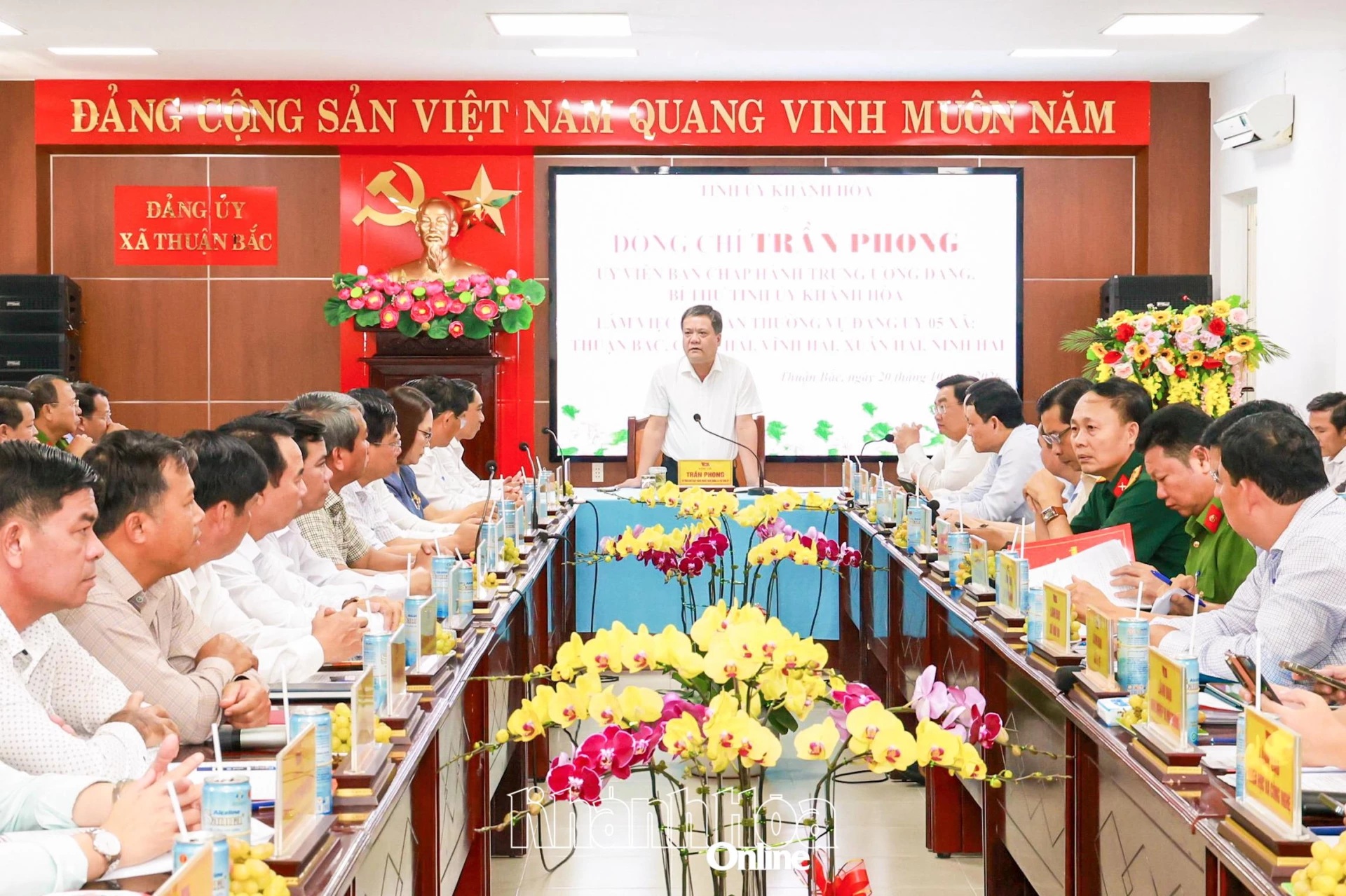 Bí thư Tỉnh ủy Trần Phong làm việc với Ban Thường vụ Đảng ủy 5 xã khu vực phía nam tỉnh