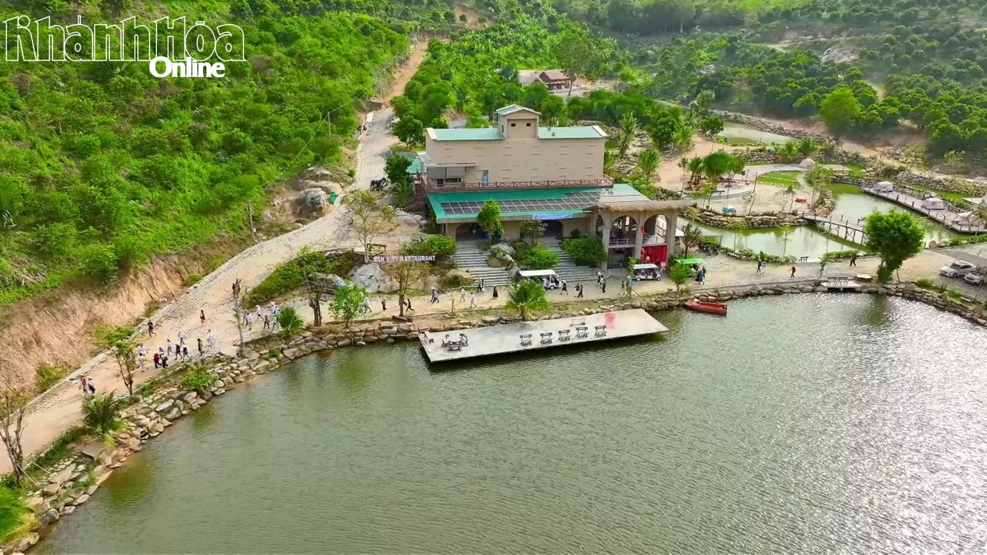 “Ốc đảo xanh” giữa khô cằn sỏi đá