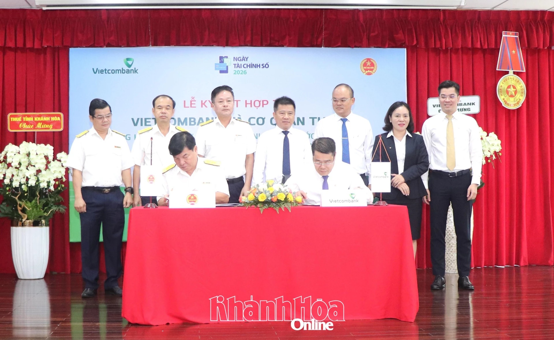 Vietcombank và cơ quan Thuế hợp tác hỗ trợ hộ kinh doanh chuyển đổi số 