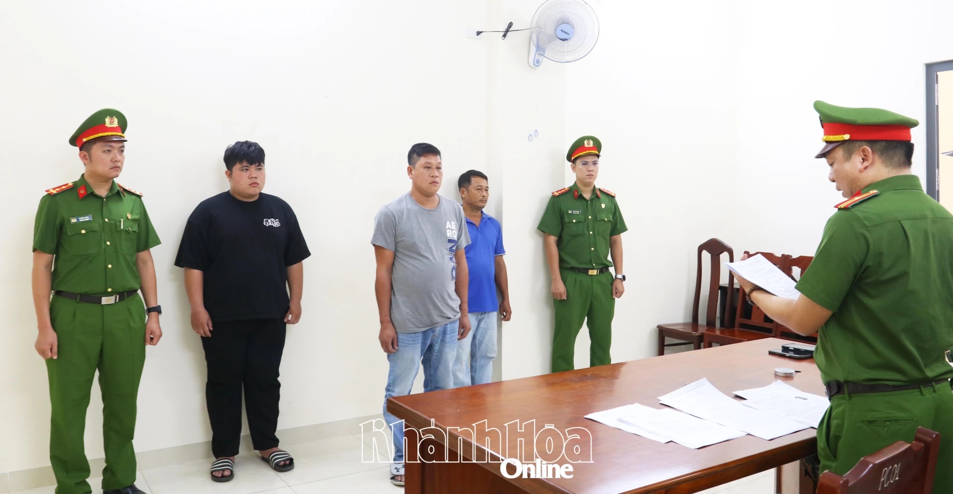 Bắt tạm giam “trùm” cát lậu