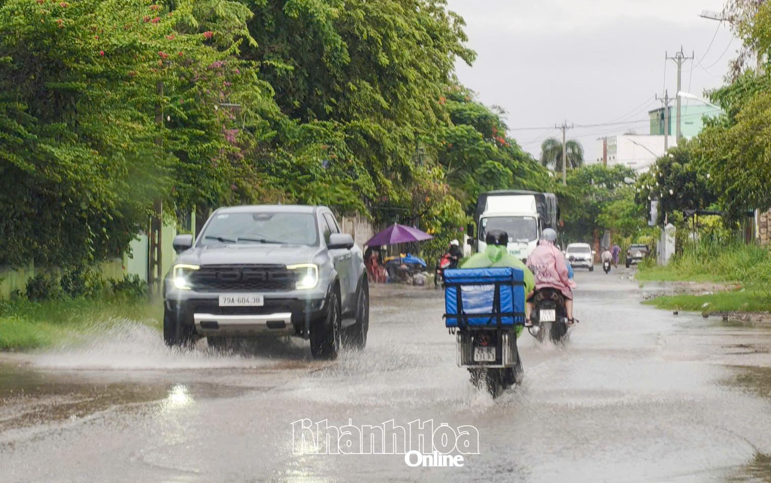 Công điện của UBND tỉnh Khánh Hòa về chủ động ứng phó mưa lớn, lũ quét, sạt lở đất