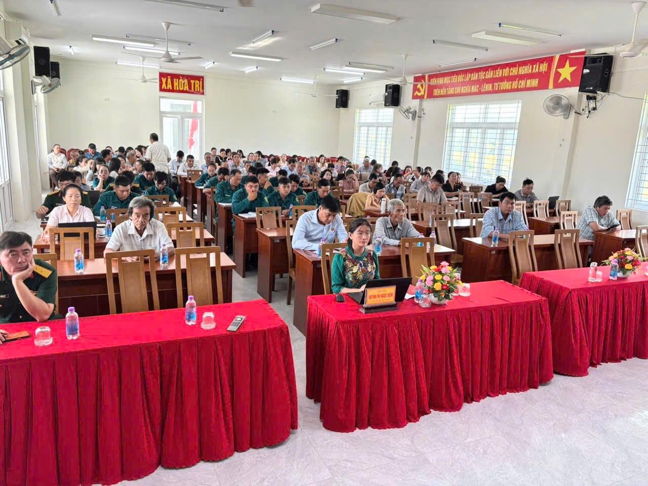 Đảng ủy xã Hòa Trí tham dự Hội nghị trực tuyến toàn quốc nghiên cứu, học tập Nghi quyết Hội nghị Trung ương 3 của Ban Chấp hành Trung ương Đảng