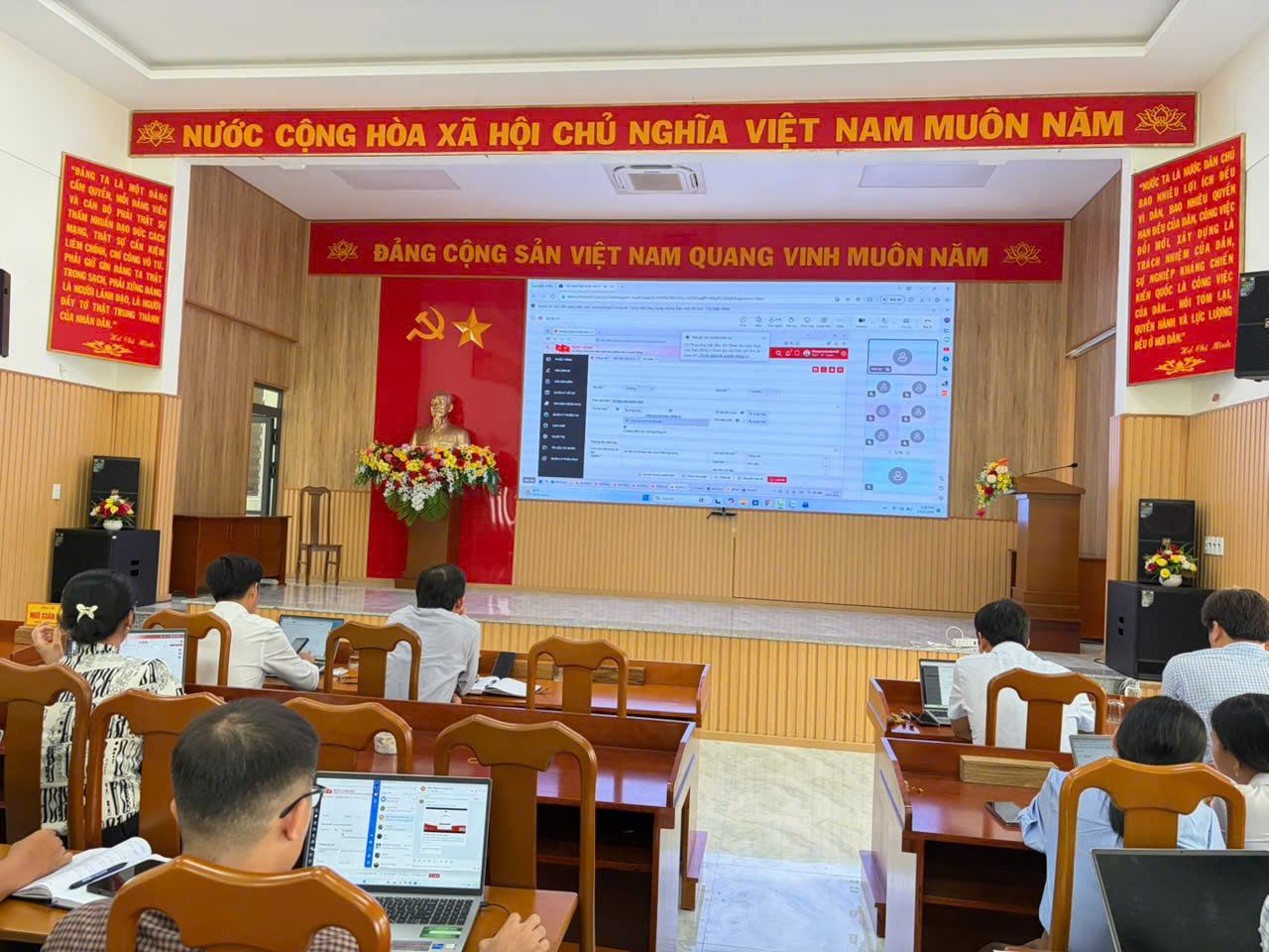 Triển khai Hệ thống thông tin điều hành tác nghiệp trong các cơ quan Đảng trên địa bàn xã Hòa Trí bắt đầu từ ngày 15/7/2026