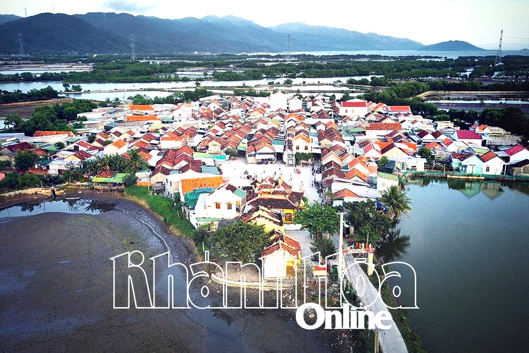 Độc đáo làng cổ Hà Liên 