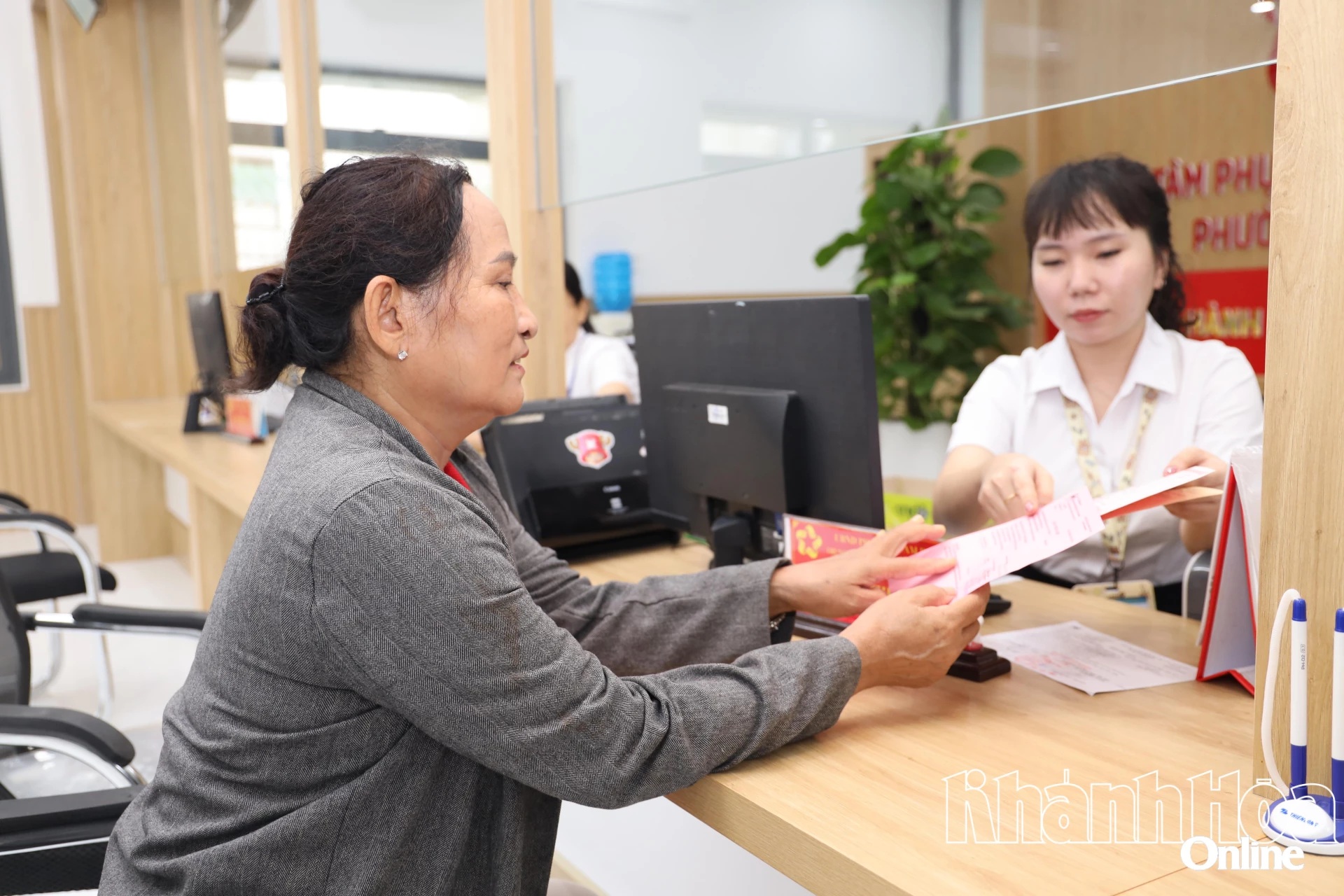 Chuyển đổi số để phục vụ người dân tốt hơn