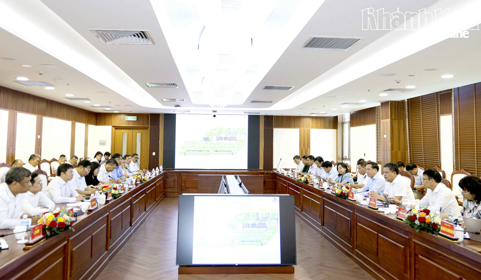 Thường trực Tỉnh ủy Khánh Hòa làm việc với Tổng Công ty Cảng hàng không Việt Nam