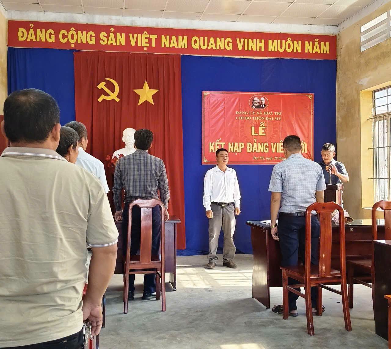 Chi bộ thôn Đại Mỹ tổ chức Lễ kết nạp Đảng viên mới 