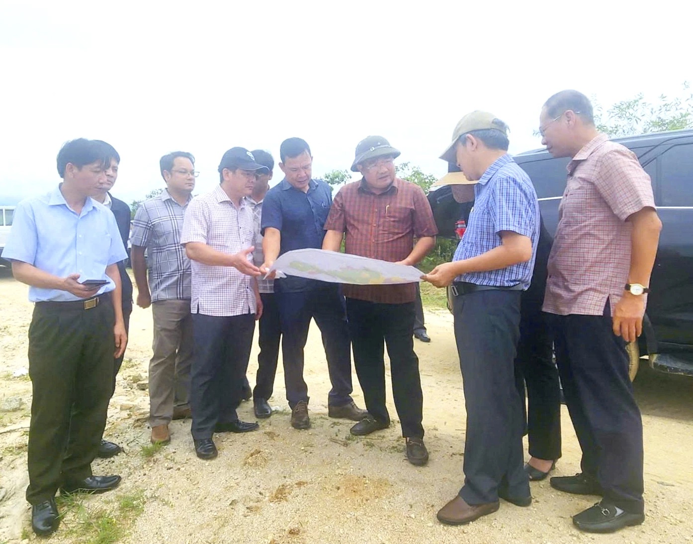 Phó Chủ tịch UBND tỉnh Trịnh Minh Hoàng khảo sát quỹ đất phục vụ phát triển kinh tế - xã hội
