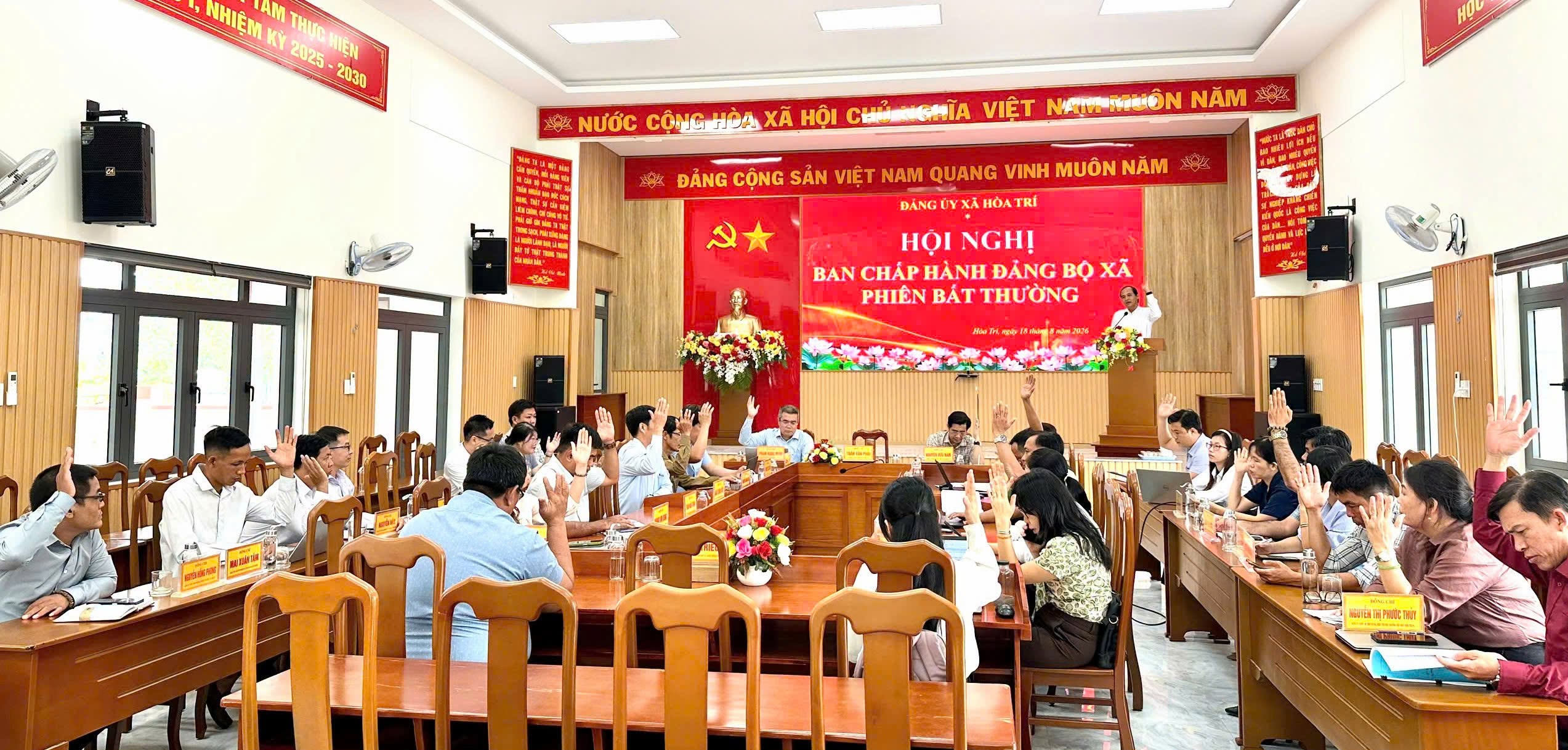 Hội nghị Ban Chấp hành Đảng bộ xã Hòa Trí phiên bất thường