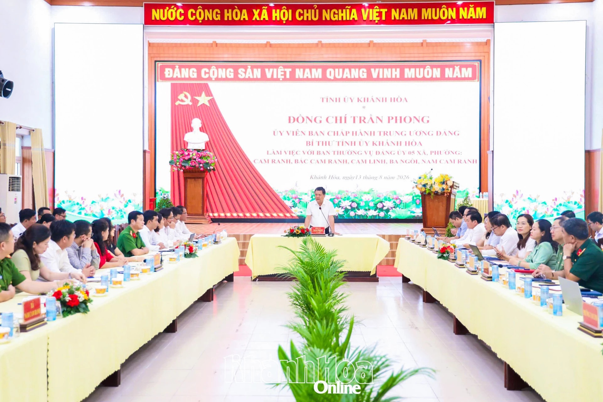 Bí thư Tỉnh ủy Trần Phong làm việc với Ban Thường vụ Đảng ủy 5 xã, phường khu vực Cam Ranh
