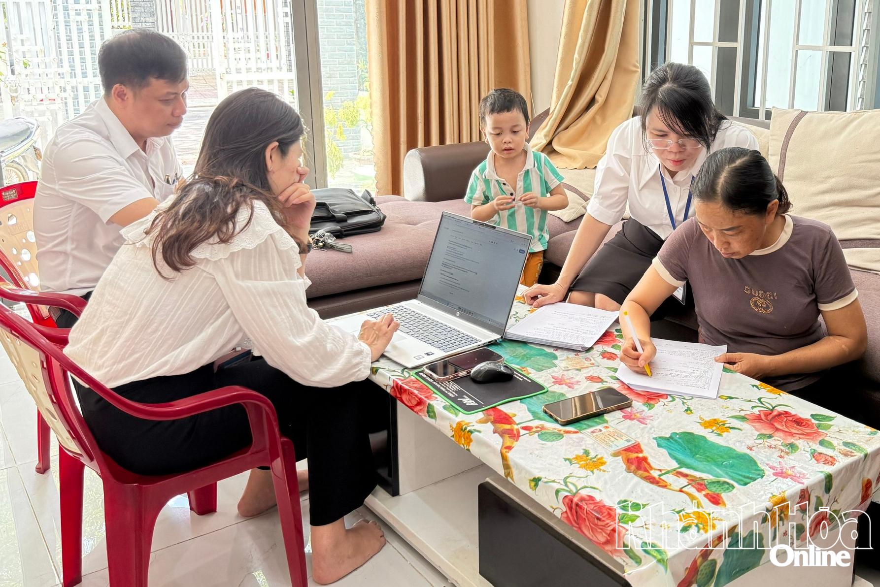 Giải quyết dịch vụ công tại nhà dân